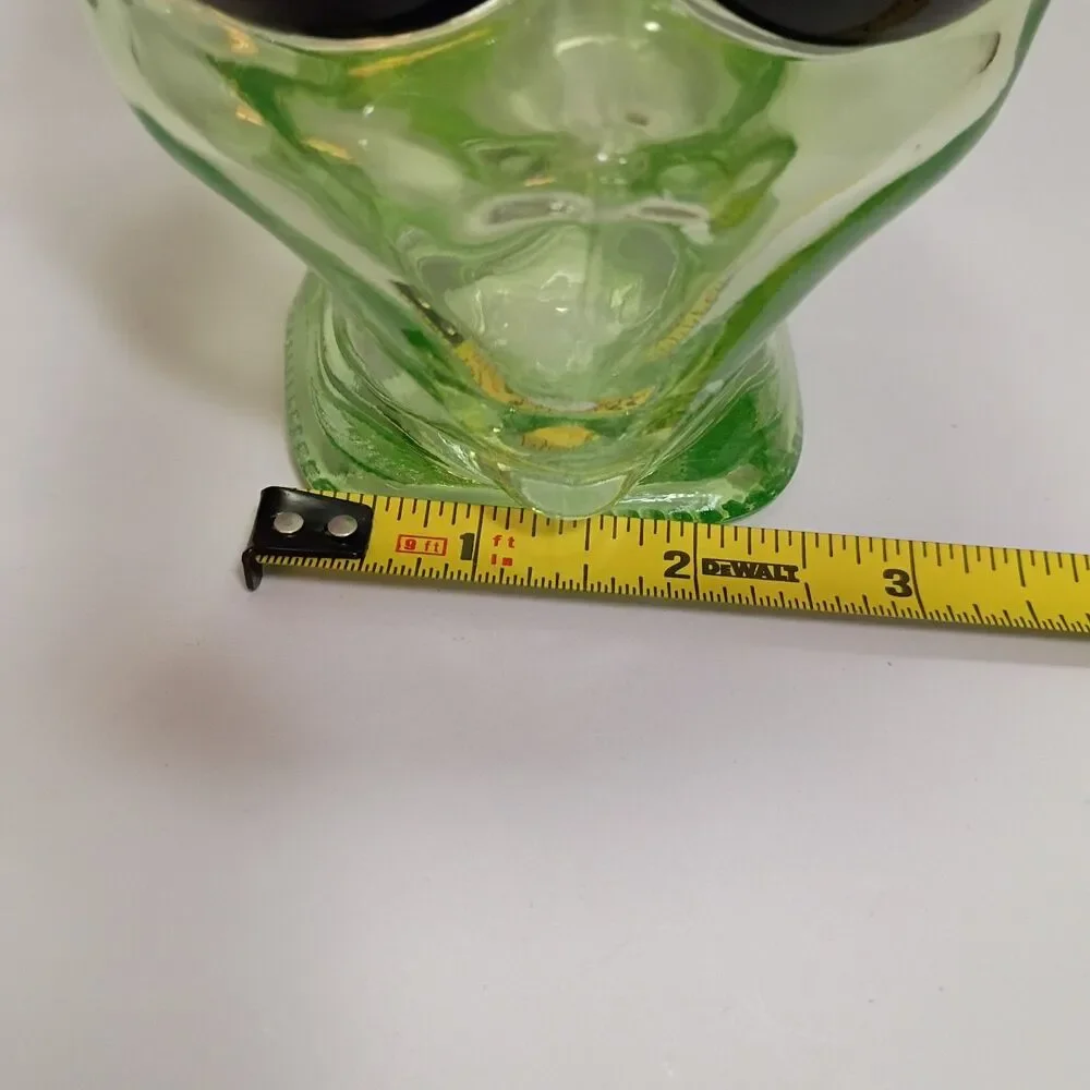 N/A green glass